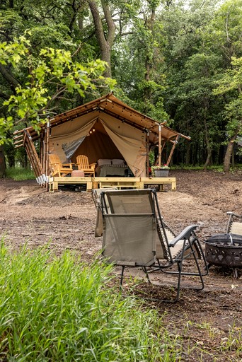 Tented Cabins (United States of America, Minneapolis, Minnesota)