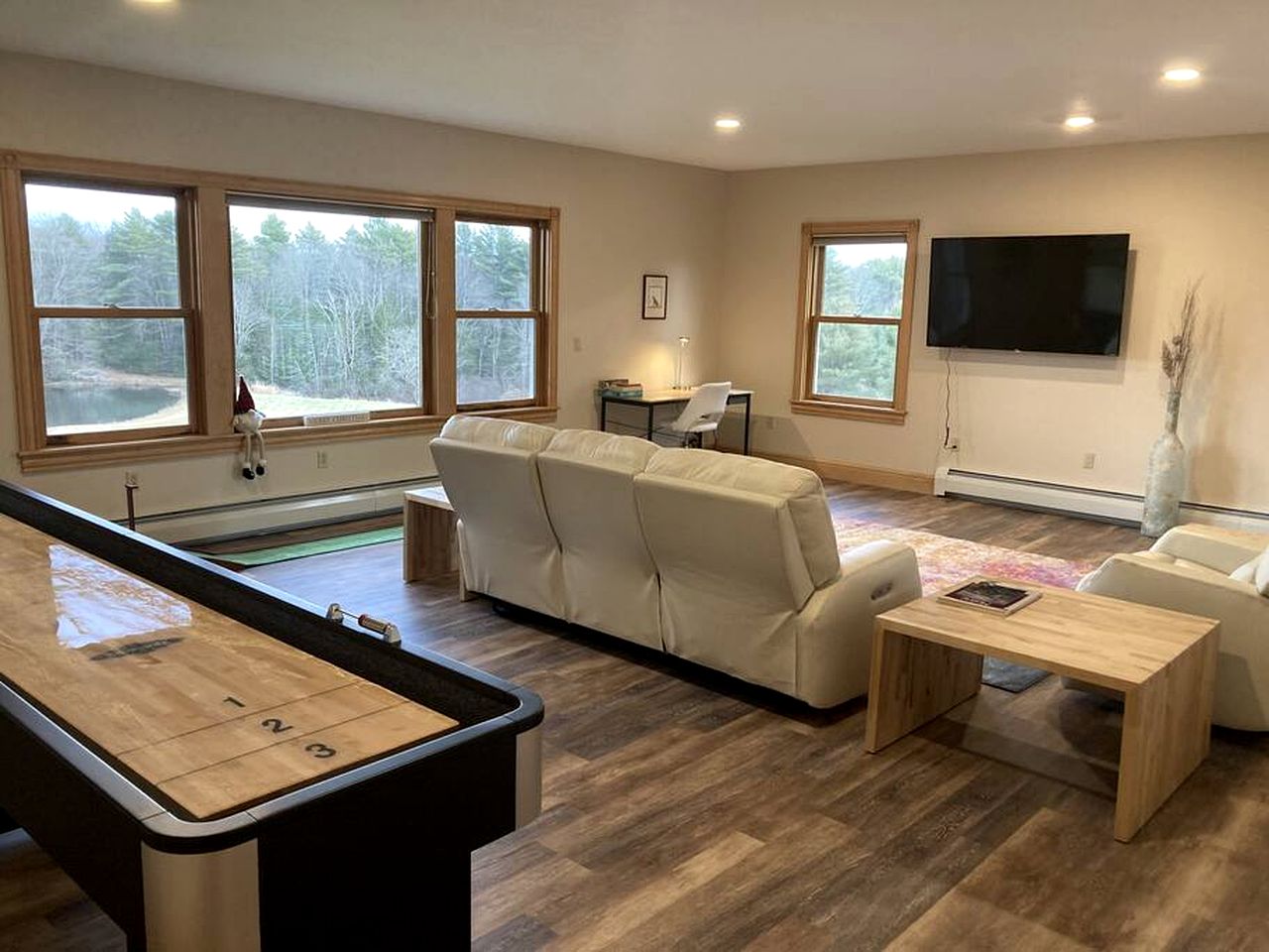Newly Renovated Cabin with Outdoor Furniture in Maine