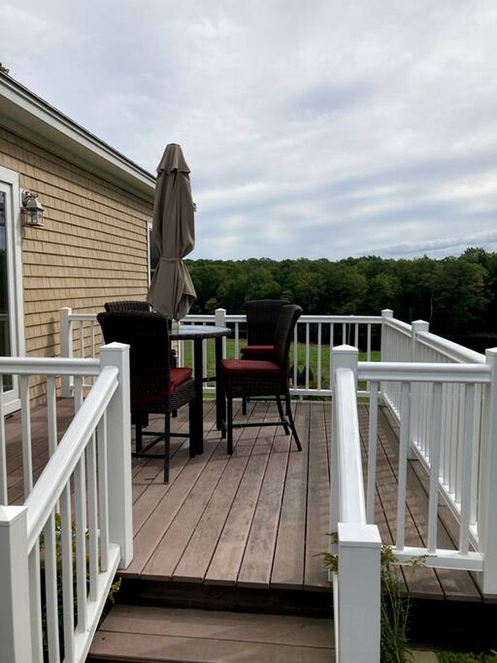 Newly Renovated Cabin with Outdoor Furniture in Maine