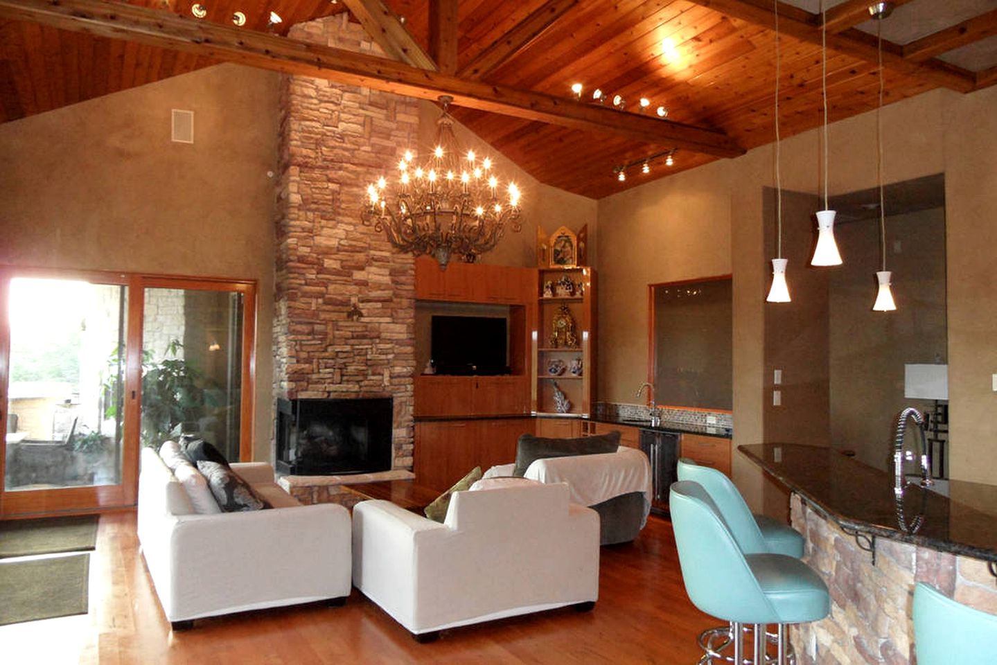 Luxury Four-Bedroom Cabin Rental with a Fireplace in New Braunfels, Texas