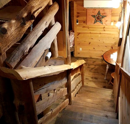 Cabins (Brenham, Texas, United States)