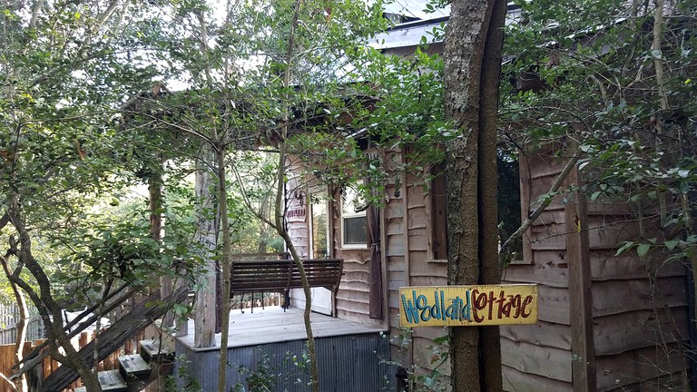 Cabins (Brenham, Texas, United States)