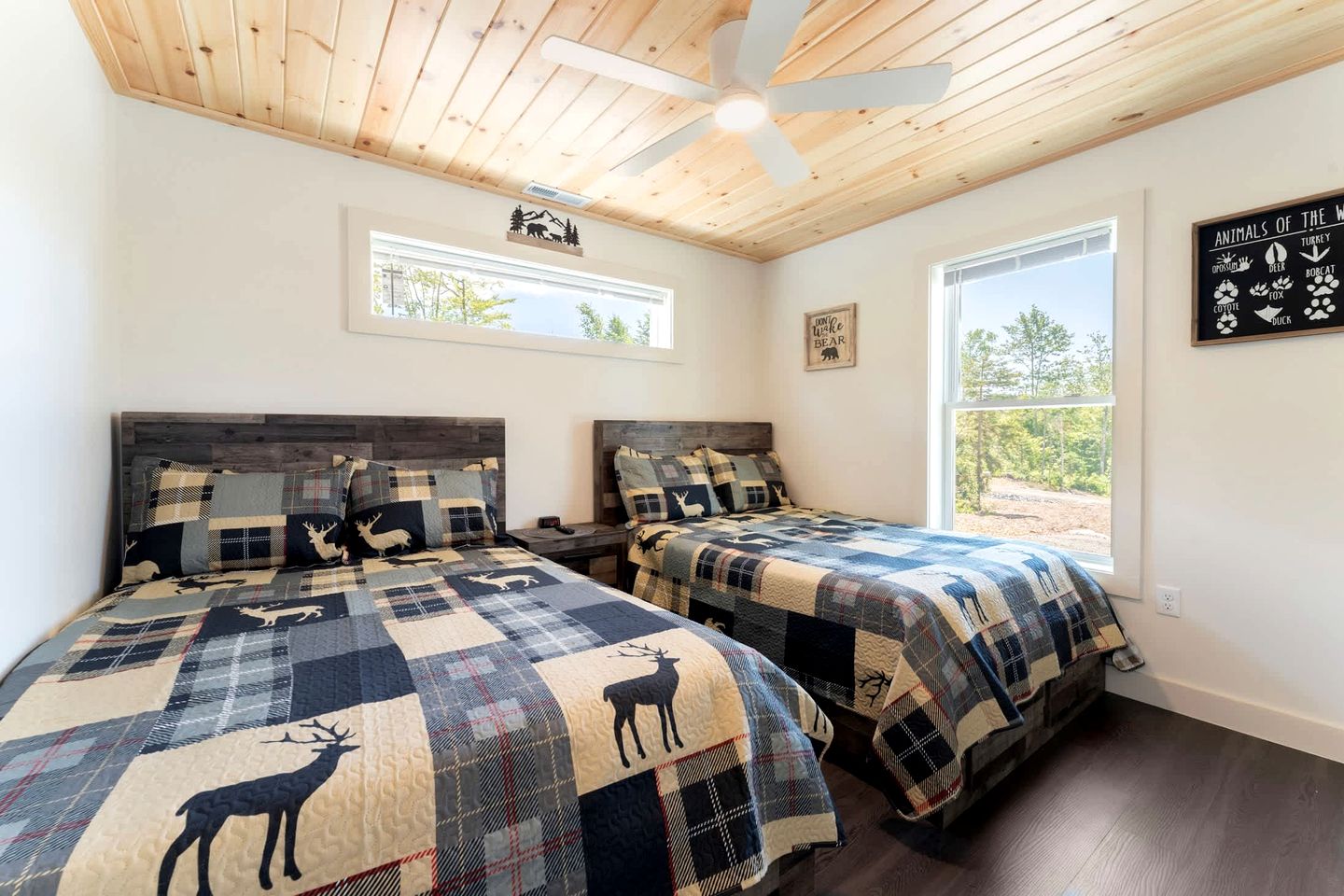 Scenic Lakeside Cabin with Fire Pit & Porch near Flanders Pond and Acadia Views in Sullivan, Maine