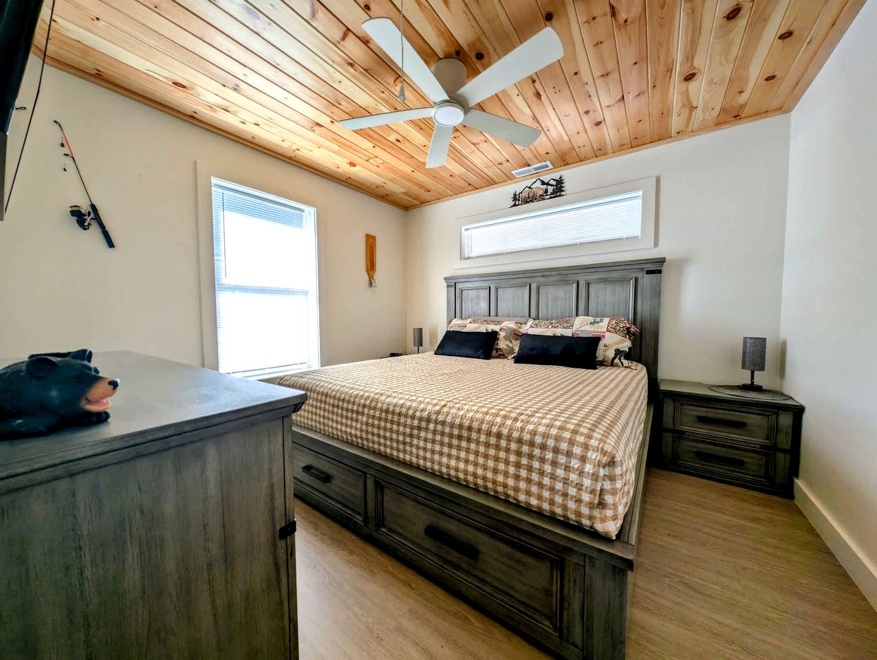 Scenic Lakeside Cabin with Fire Pit & Porch near Flanders Pond and Acadia Views in Sullivan, Maine