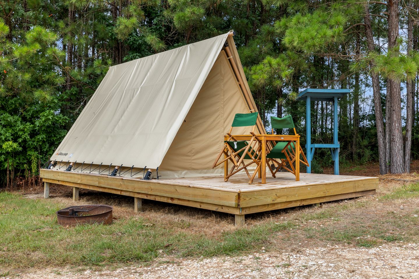 Scenic Lakeside Glamping Tent with Marina and Pool Access near Livingston in Lake Livingston, Texas