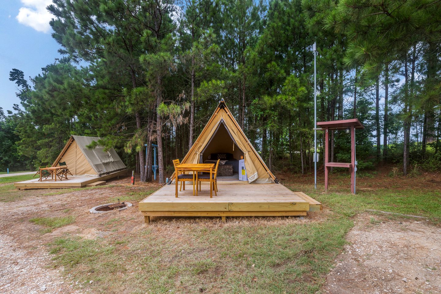 Scenic Lakeside Glamping Tent with Marina and Pool Access near Livingston in Lake Livingston, Texas