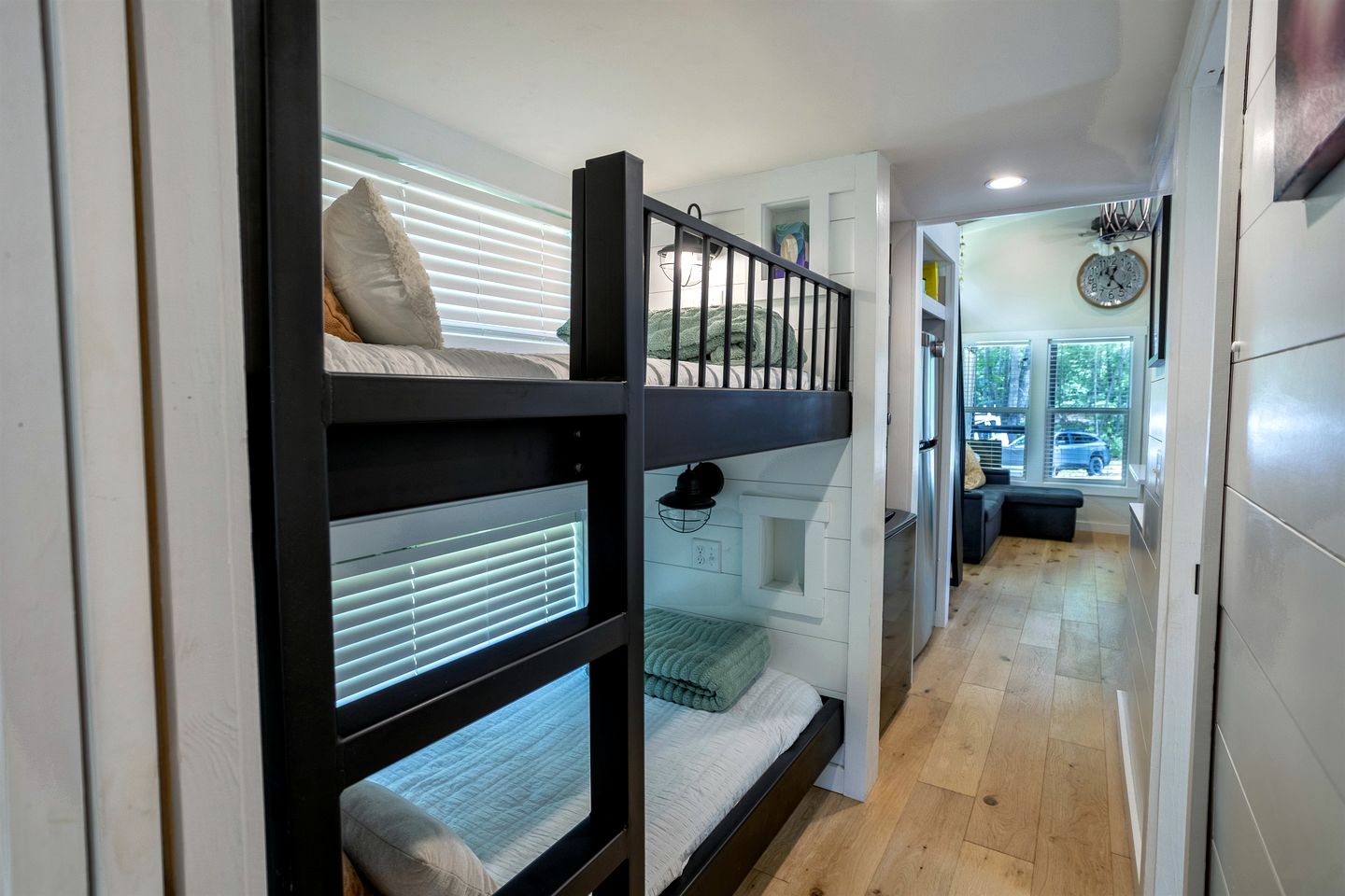 Scenic Mountain Cabin with Lake Access and Waterfall Views near South Cumberland State Park Tennessee