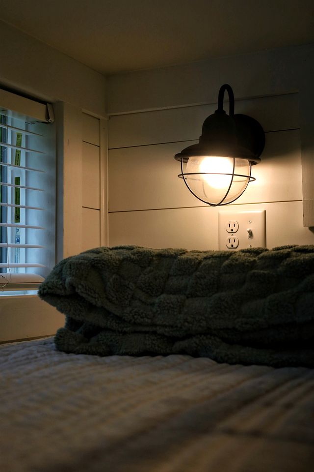 Scenic Mountain Cabin with Lake Access and Waterfall Views near South Cumberland State Park Tennessee