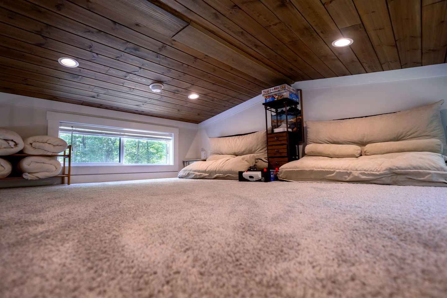 Scenic Mountain Cabin with Lake Access and Waterfall Views near South Cumberland State Park Tennessee