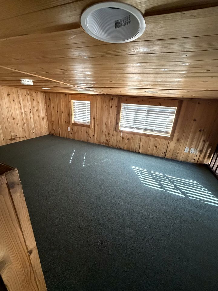 Scenic Mountain Cabin with Sierra Nevada Views on Highway 395 Near Lone Pine, California