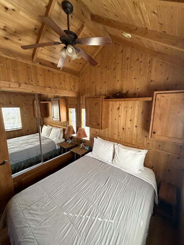 Scenic Mountain Cabin with Sierra Nevada Views on Highway 395 Near Lone Pine, California