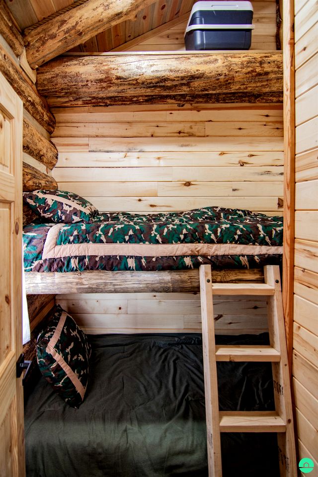 Beautiful Rustic Cabin with Breathtaking Scenic Views for a Peaceful Escape in Blanding, Utah