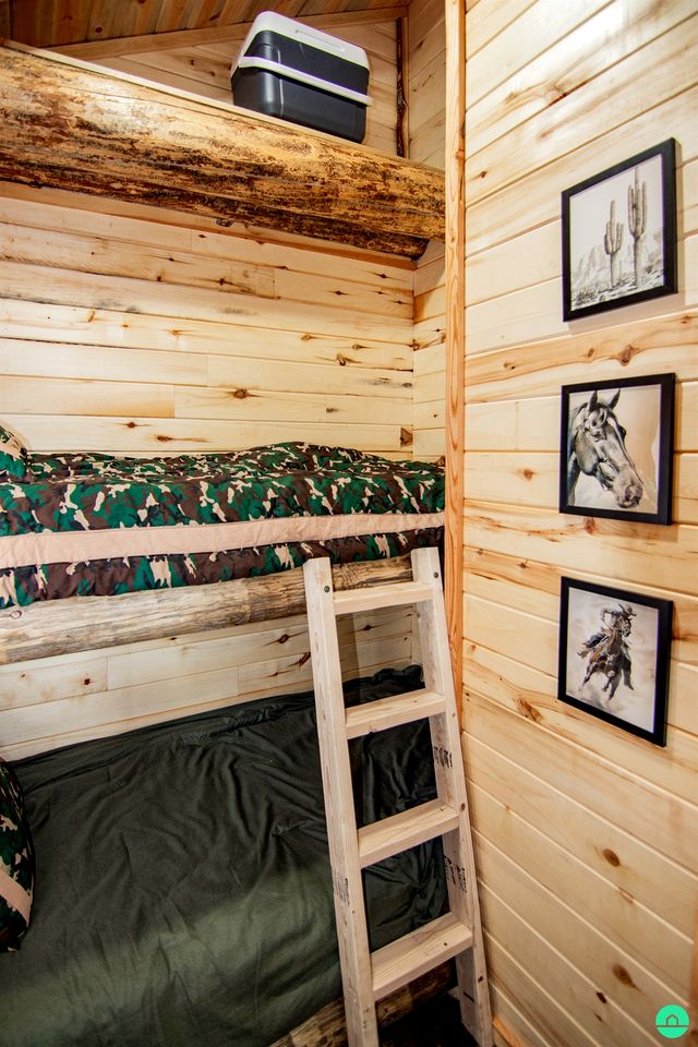 Beautiful Rustic Cabin with Breathtaking Scenic Views for a Peaceful Escape in Blanding, Utah