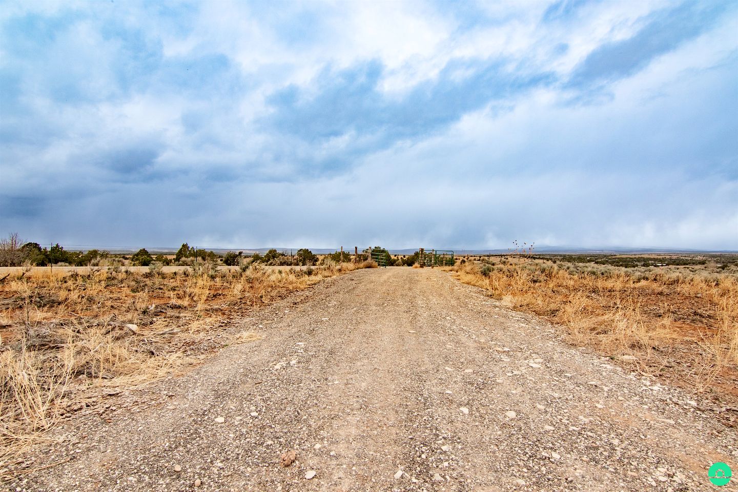 Beautiful Rustic Cabin with Breathtaking Scenic Views for a Peaceful Escape in Blanding, Utah