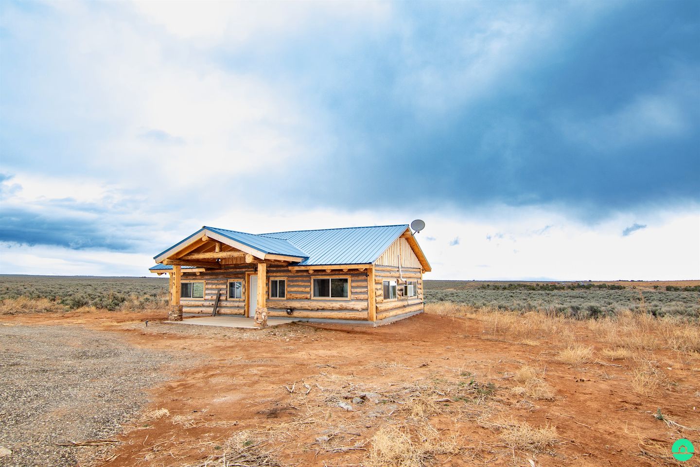 Beautiful Rustic Cabin with Breathtaking Scenic Views for a Peaceful Escape in Blanding, Utah