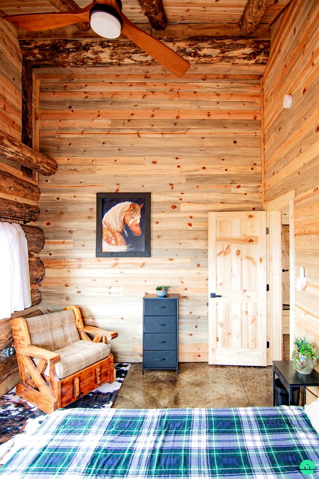 Beautiful Rustic Cabin with Breathtaking Scenic Views for a Peaceful Escape in Blanding, Utah