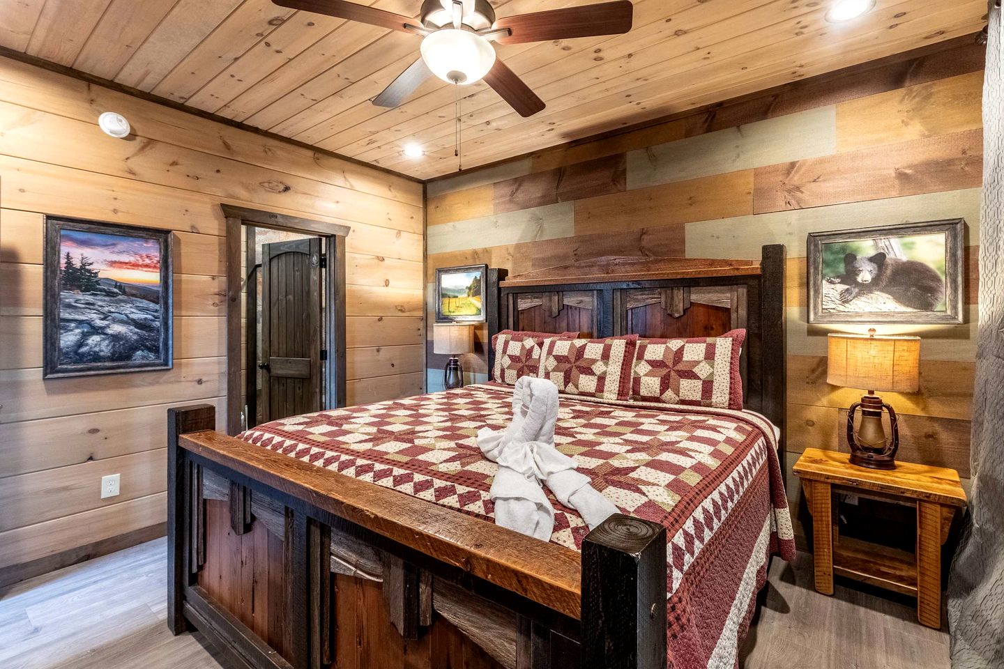 Scenic Smoky Mountain Cabin with Theater & Game Room near Gatlinburg, Tennessee