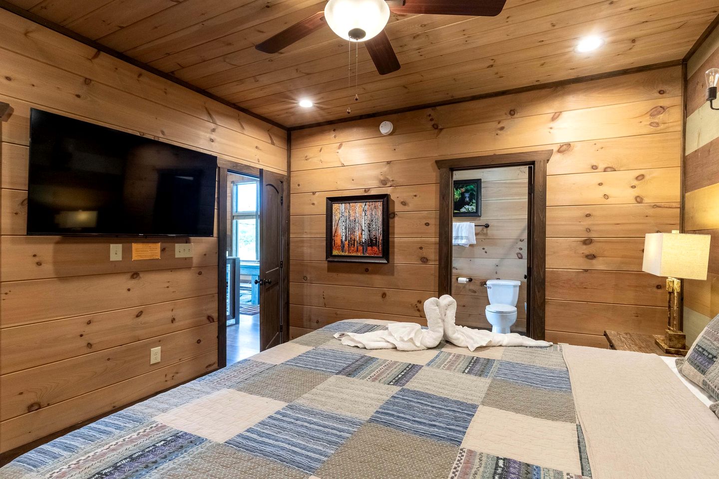 Scenic Smoky Mountain Cabin with Theater & Game Room near Gatlinburg, Tennessee