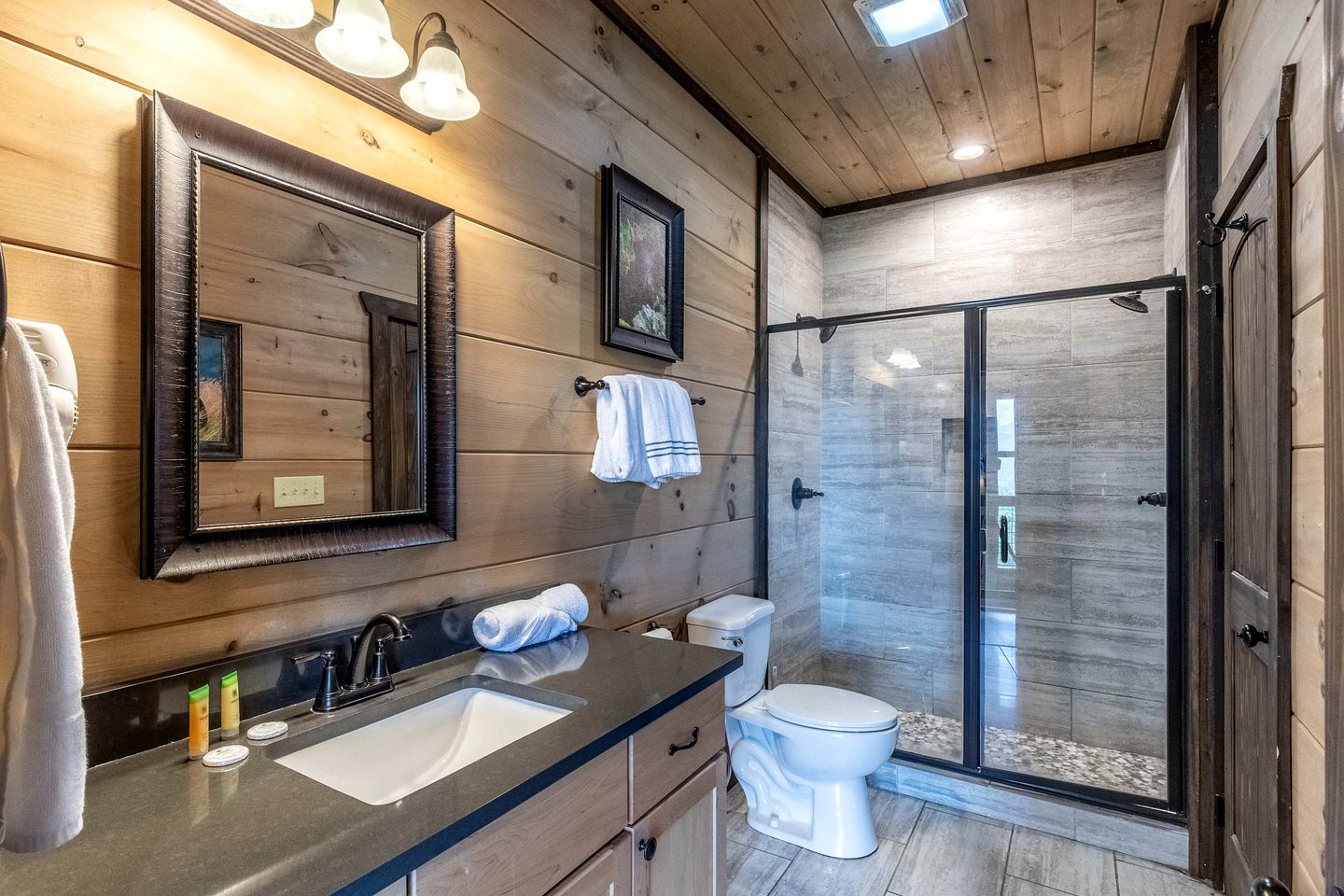 Scenic Smoky Mountain Cabin with Theater & Game Room near Gatlinburg, Tennessee