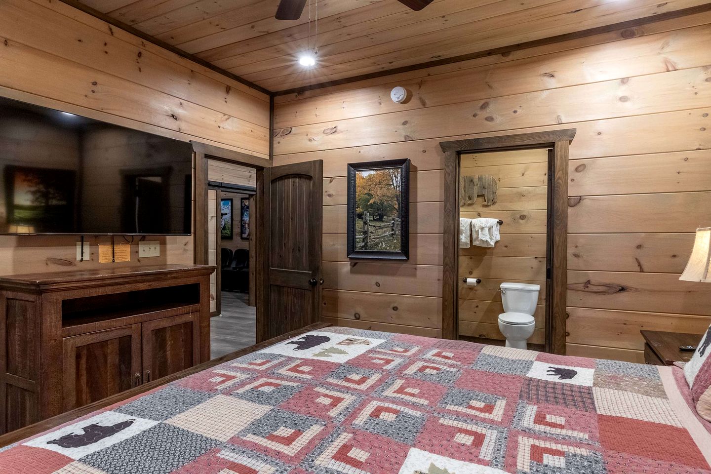 Scenic Smoky Mountain Cabin with Theater & Game Room near Gatlinburg, Tennessee