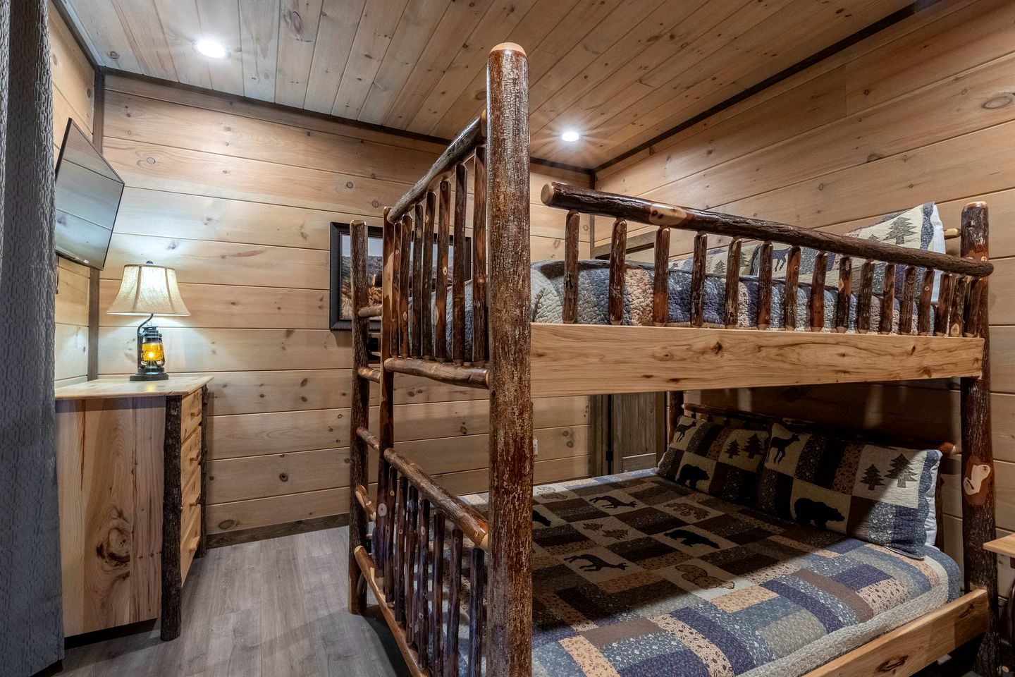 Scenic Smoky Mountain Cabin with Theater & Game Room near Gatlinburg, Tennessee