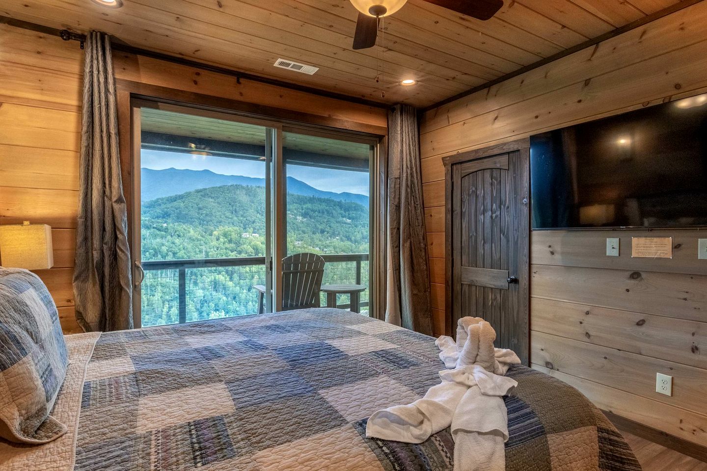 Scenic Smoky Mountain Cabin with Theater & Game Room near Gatlinburg, Tennessee