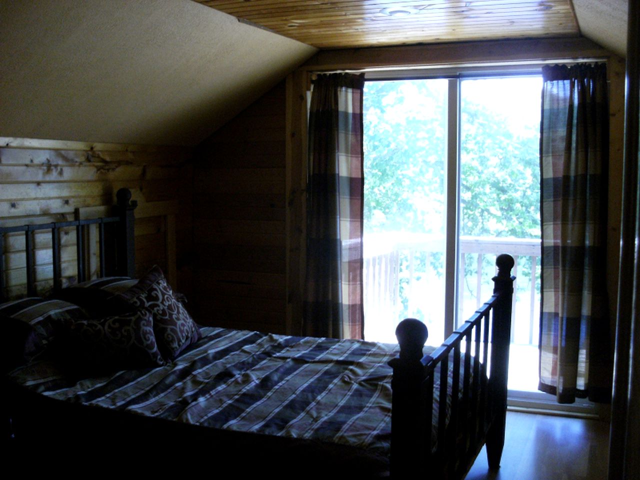 Delightful Riverfront Cabin Rental in Chippewa County near Eau Claire, Wisconsin