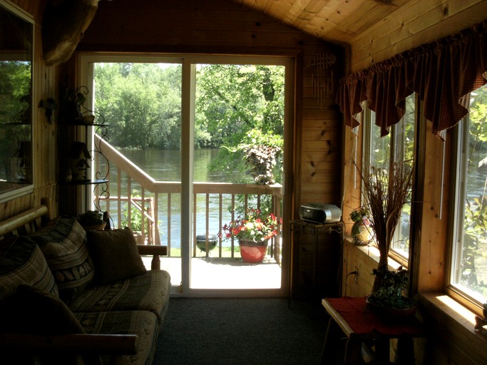 Cabins (Bruce, Wisconsin, United States)