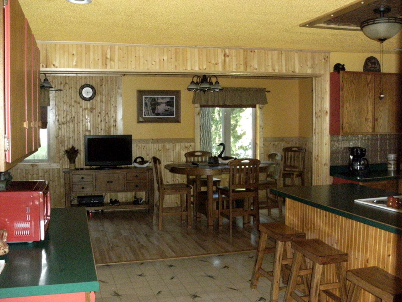 Delightful Riverfront Cabin Rental in Chippewa County near Eau Claire, Wisconsin