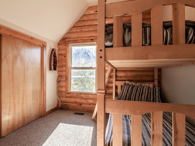 Log Cabins (Scofield, Utah, United States)