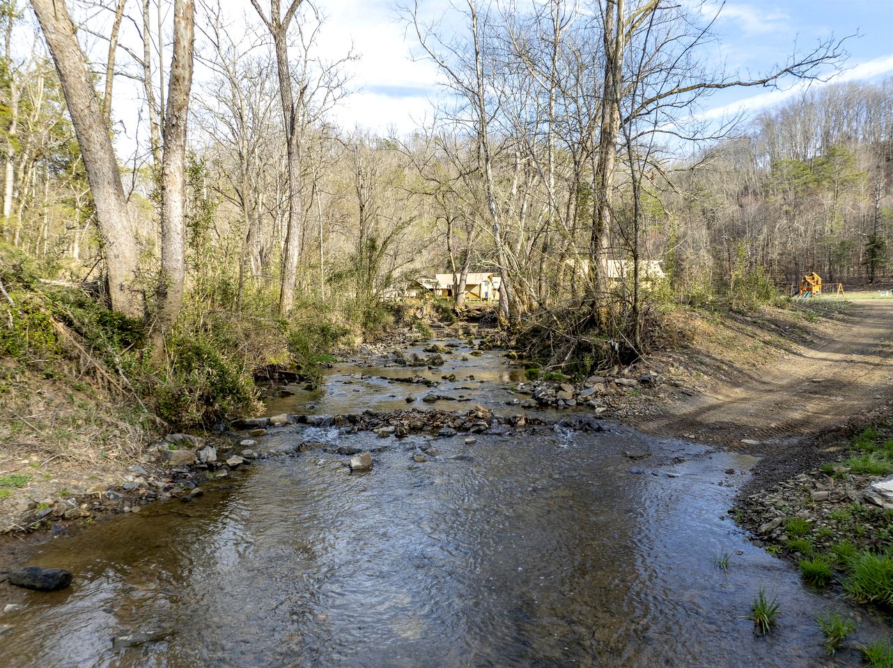 Serene Creekside Safari Tent Retreat near Smoky Mountain in Tennessee