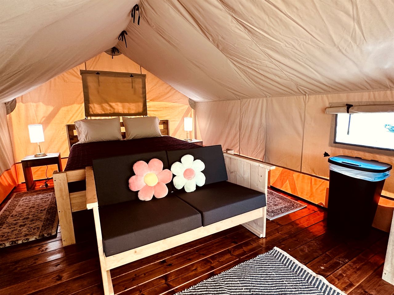 Enchanting Creekside Safari Tent Haven near Smoky Mountain in Tennessee