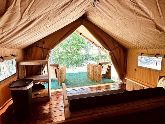 Safari Tents (United States of America, Newport, Tennessee)