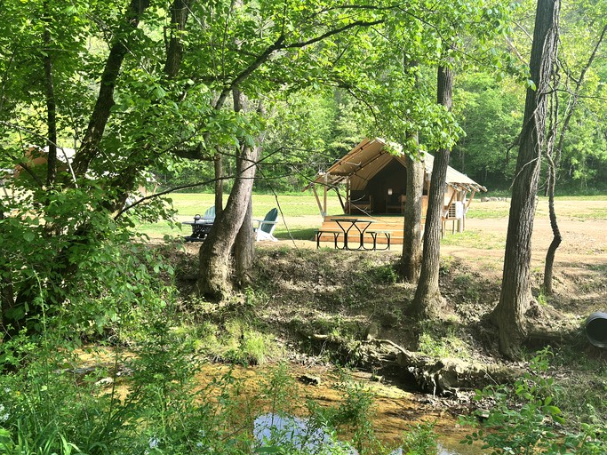 Safari Tents (United States of America, Newport, Tennessee)