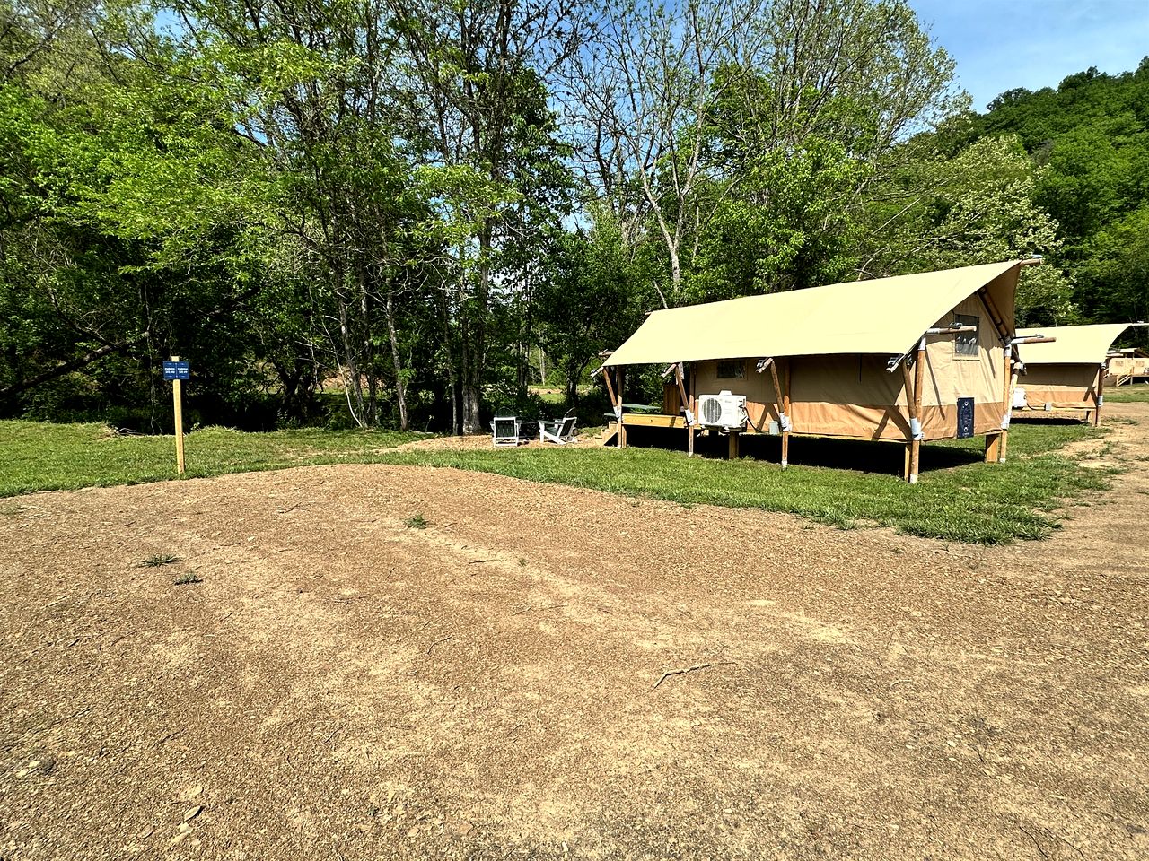 Enchanting Creekside Safari Tent Haven near Smoky Mountain in Tennessee