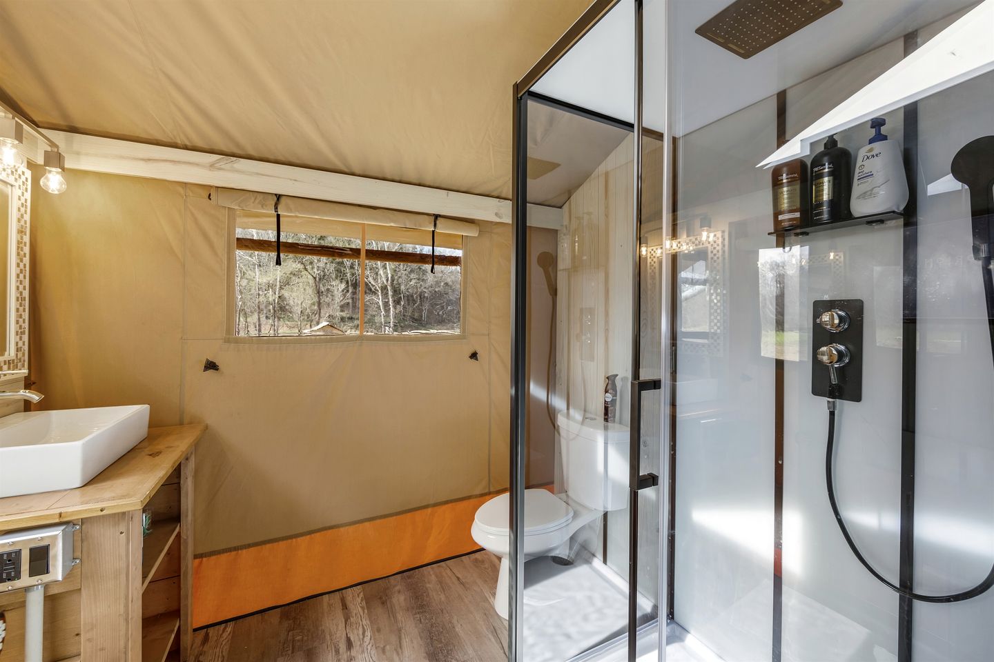 Enchanting Creekside Safari Tent Haven near Smoky Mountain in Tennessee