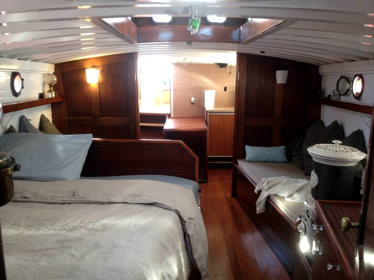 Fabulous Yacht Rental for a Unique Glamping Getaway in Bay Area, California