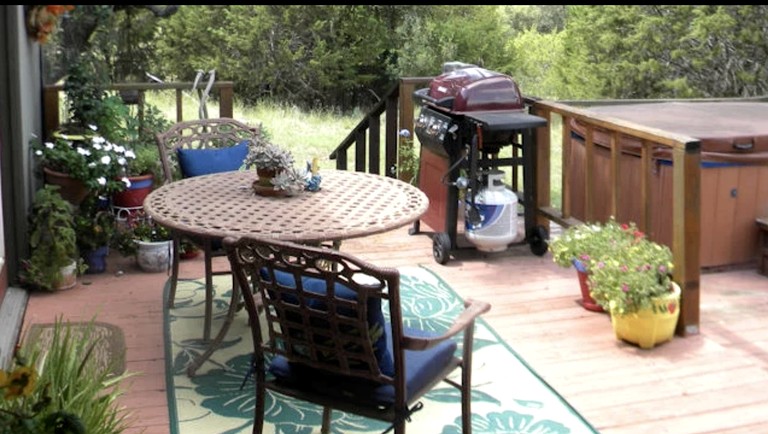 Romantic Getaway for Two at Deluxe Cabin between San Antonio and Austin, Texas | Cabins (Fredericksburg, Texas, United States of America)