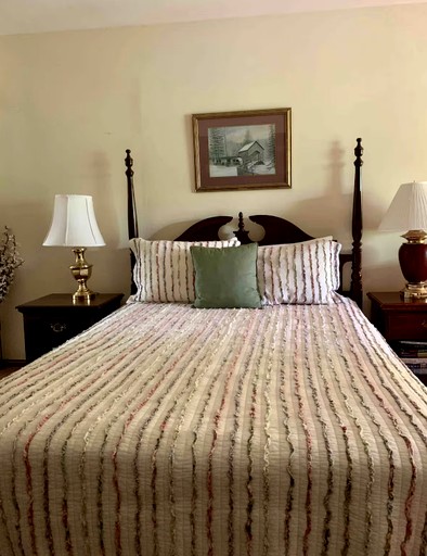 Romantic Suite Rental with Wi-Fi near the Mountains of Tremont, Tennessee | Cabins (Townsend, Tennessee, United States of America)