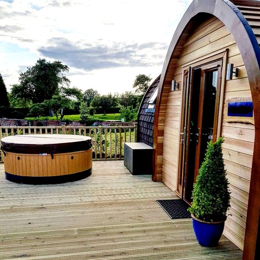 Pods (Wootton Wawen, England, United Kingdom)