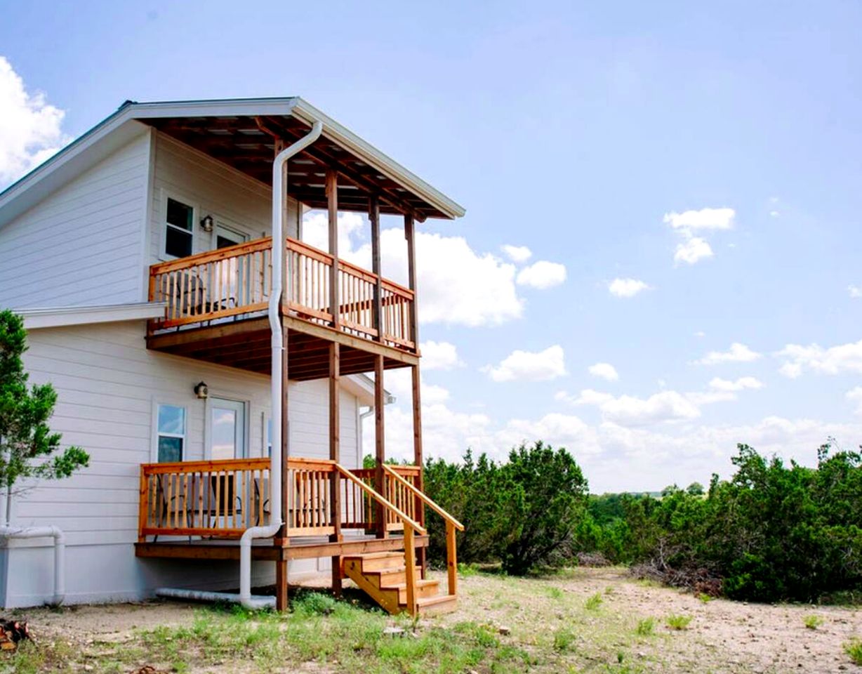 Handcrafted Cabin Rental Ideal for Weekend Trips from Austin