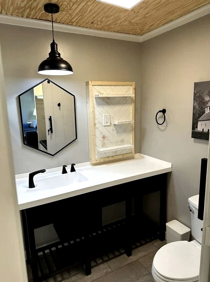 Beautiful Fully Furnished Cabin with Hot-Tub and Game Room in Gatlinburg, Tennesse