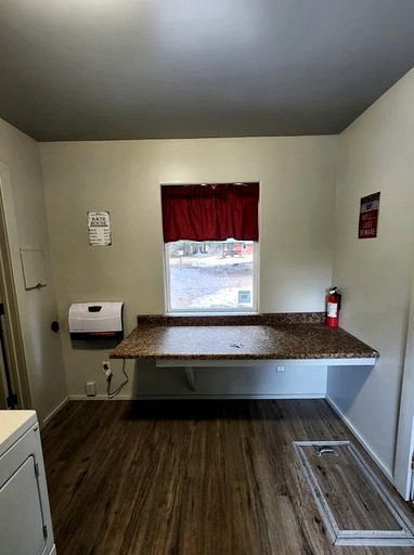 Tiny Cabin Perfect for Two in Seward, Alaska | Cabins (Seward, Alaska, United States of America)
