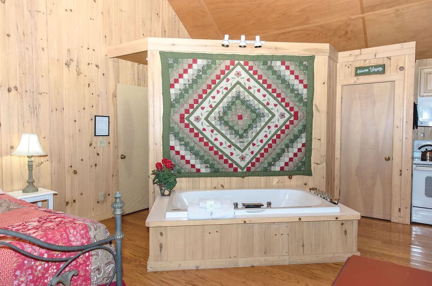 Romantic Cabin with Jacuzzi Perfect for Two in Virginia