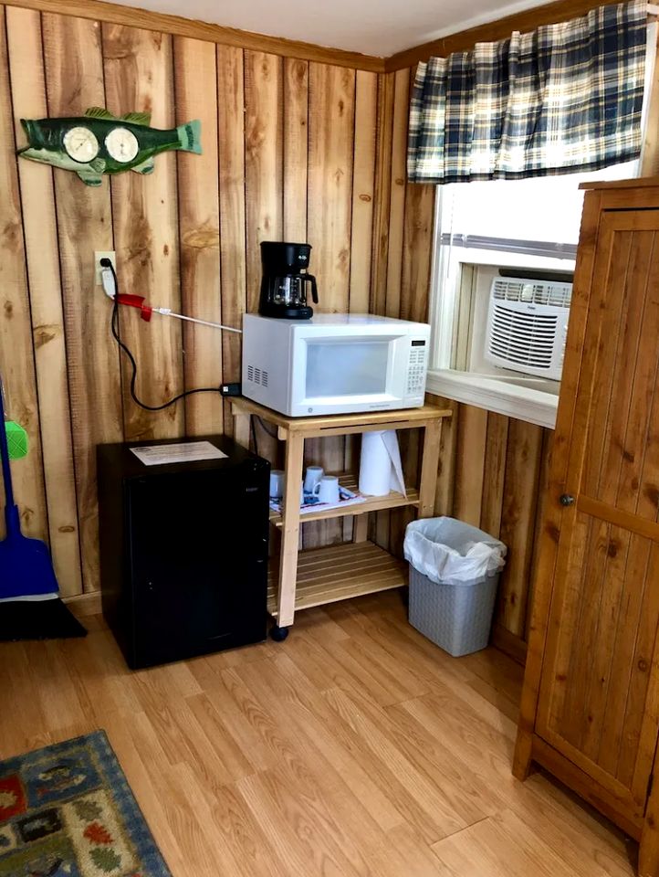 Pet-Friendly Studio Cabin with BBQ and Porch in South Dakota