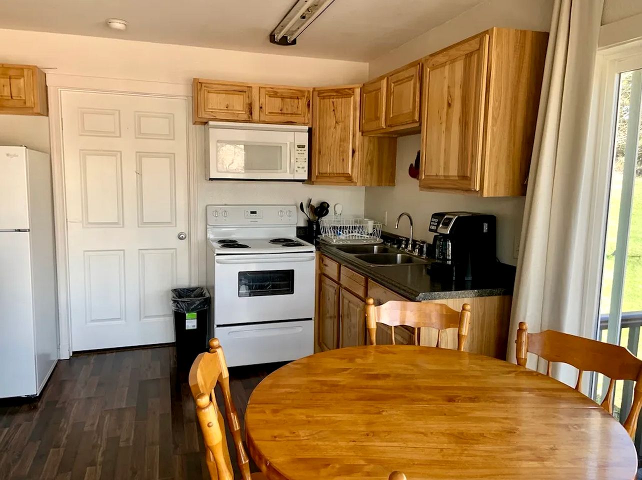 Sweet Cabin with Furnished Patio Suitable for Six in South Dakota