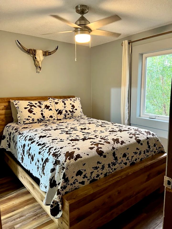 Lakefront Cabin with Deck Great for Families in South Dakota