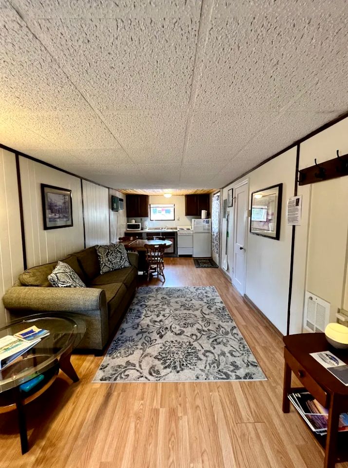 Unique Cabin with Deck Great for Families in South Dakota