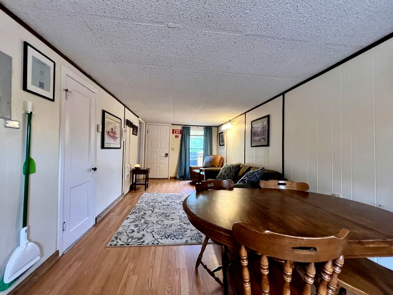 Unique Cabin with Deck Great for Families in South Dakota