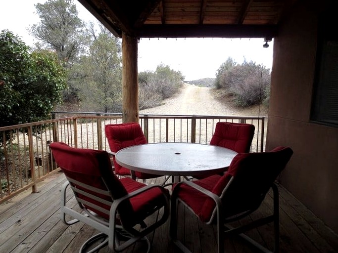 Vacation Rental with Relaxing Jacuzzi near Little Granite Mountain, Arizona | Cottages (Prescott, Arizona, United States of America)